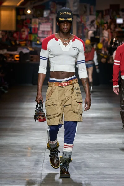 Look 25